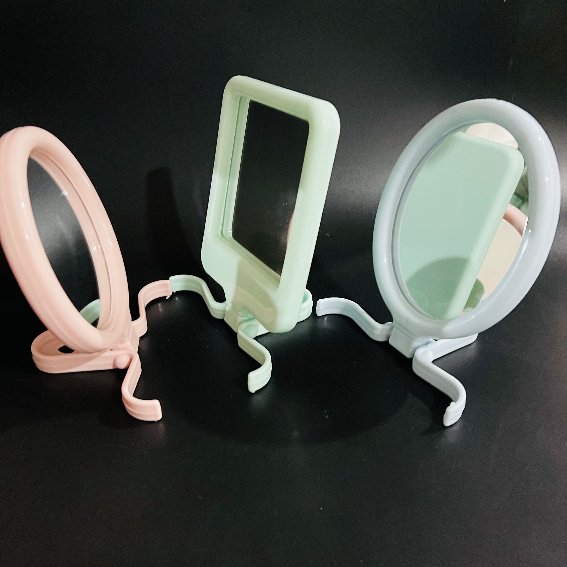 【2-1区】北欧台镜 50/盒200/箱北欧镜化妆镜便携宿舍学生镜子台式桌面可立梳妆镜2元货源详情3