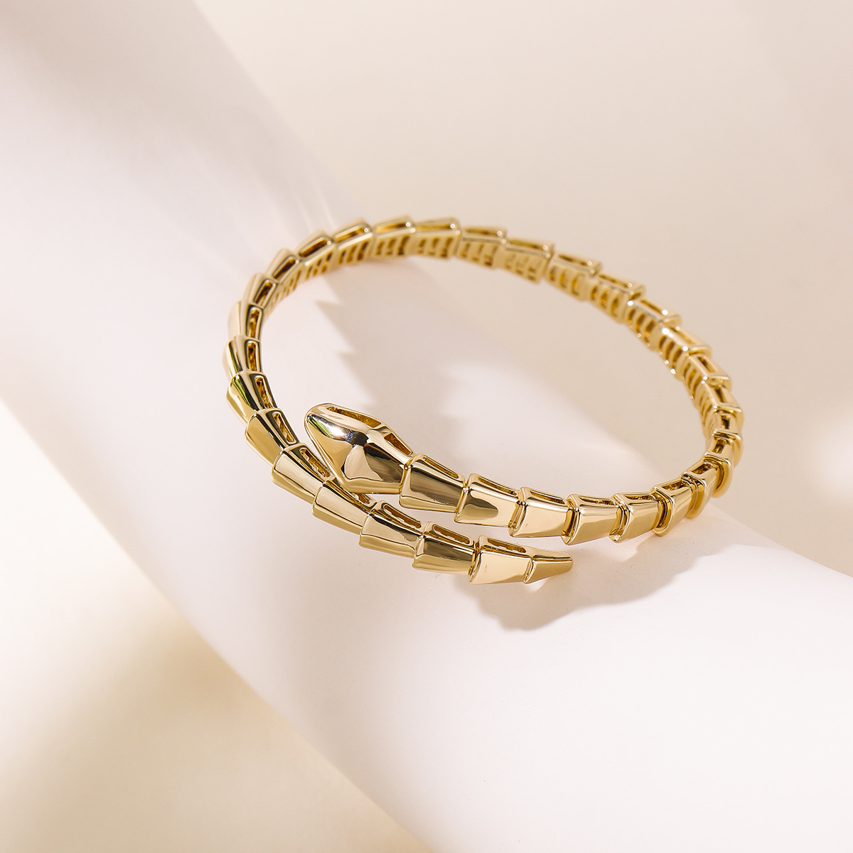 跨境亚马逊甜酷锆石蛇形手镯钛钢925小众开口镯子高级感微镶手环详情4