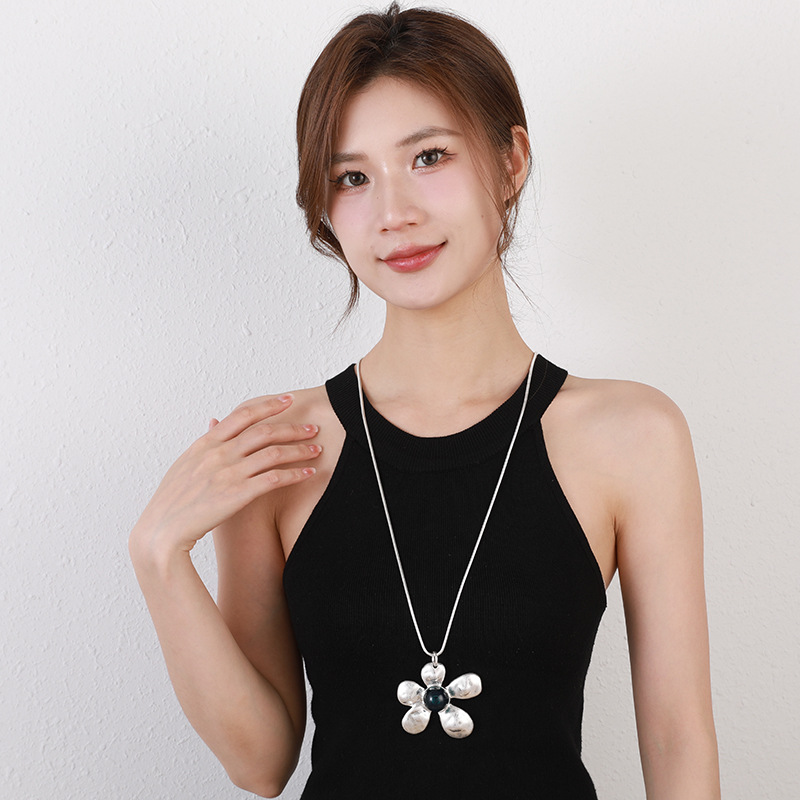 跨境专供亚马逊新款女士长款项链花朵仿古时尚百搭毛衣链项链批发详情6