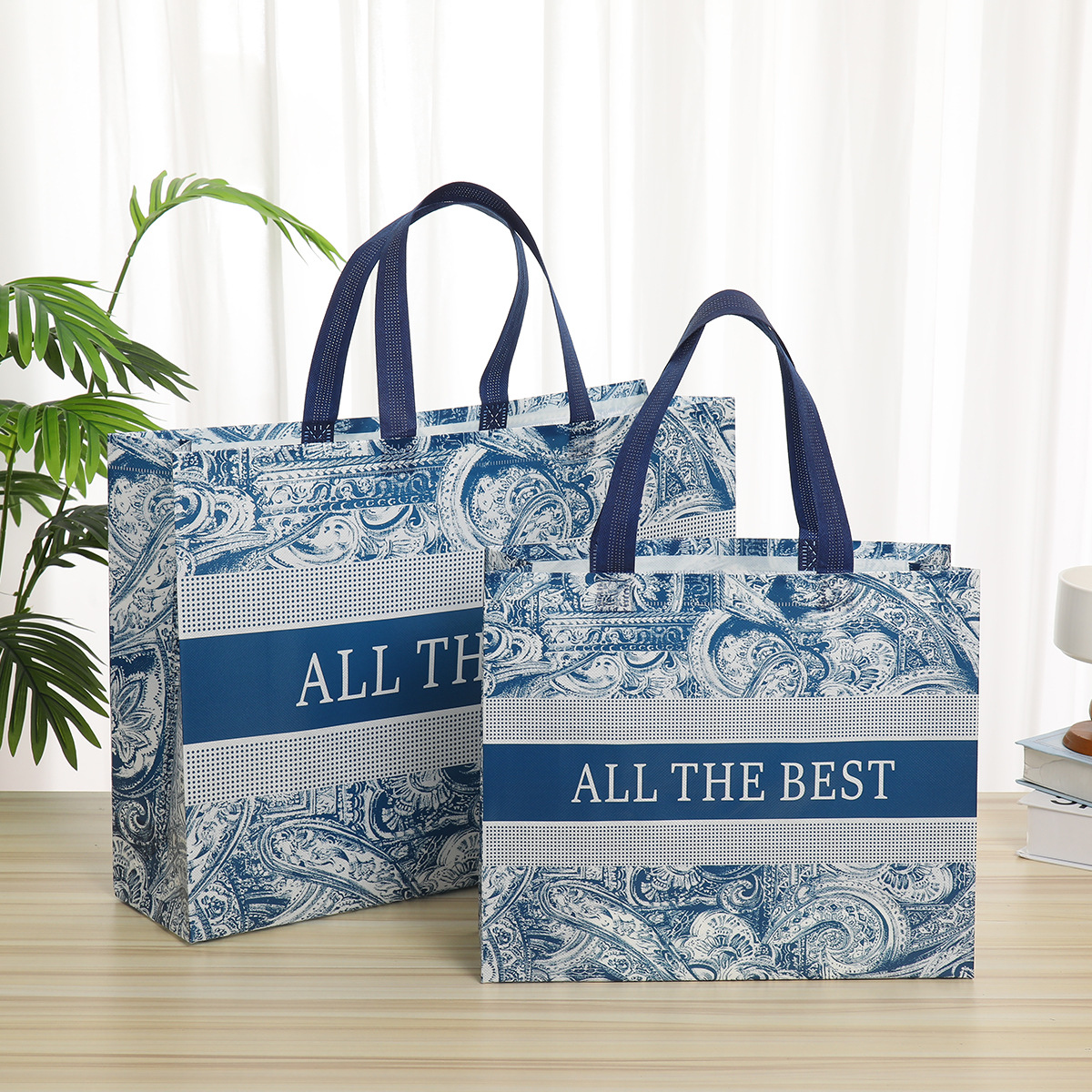 亚马逊跨境现货批发 圣诞时尚覆膜无纺布袋 购物手提袋 防水收纳袋 环保耐用详情12