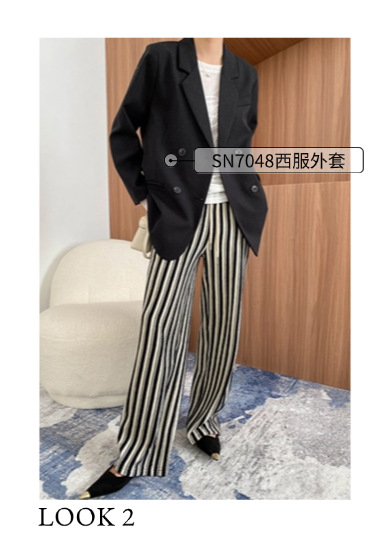 司南 早春新款 艺术感立体发泡感圆领微透防晒罩衫T恤 SN6876详情12