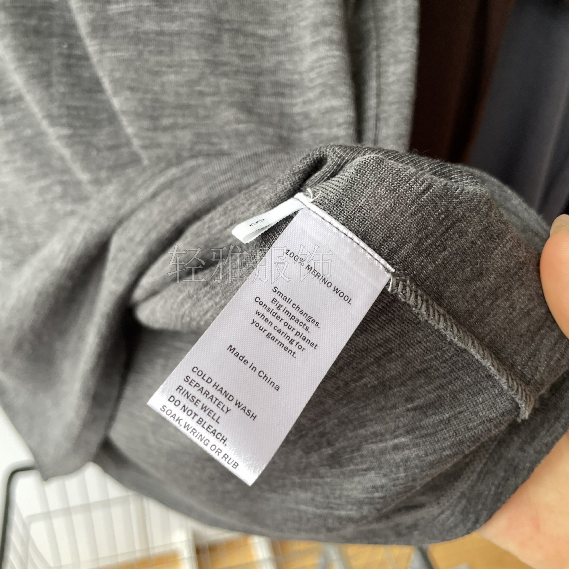 Sweat-wicking and breathable 100 pieces of Australian Merino wool! Round-neck, light, comfortable, slimming, versatile short-sleeved T-shirt for women pic 6