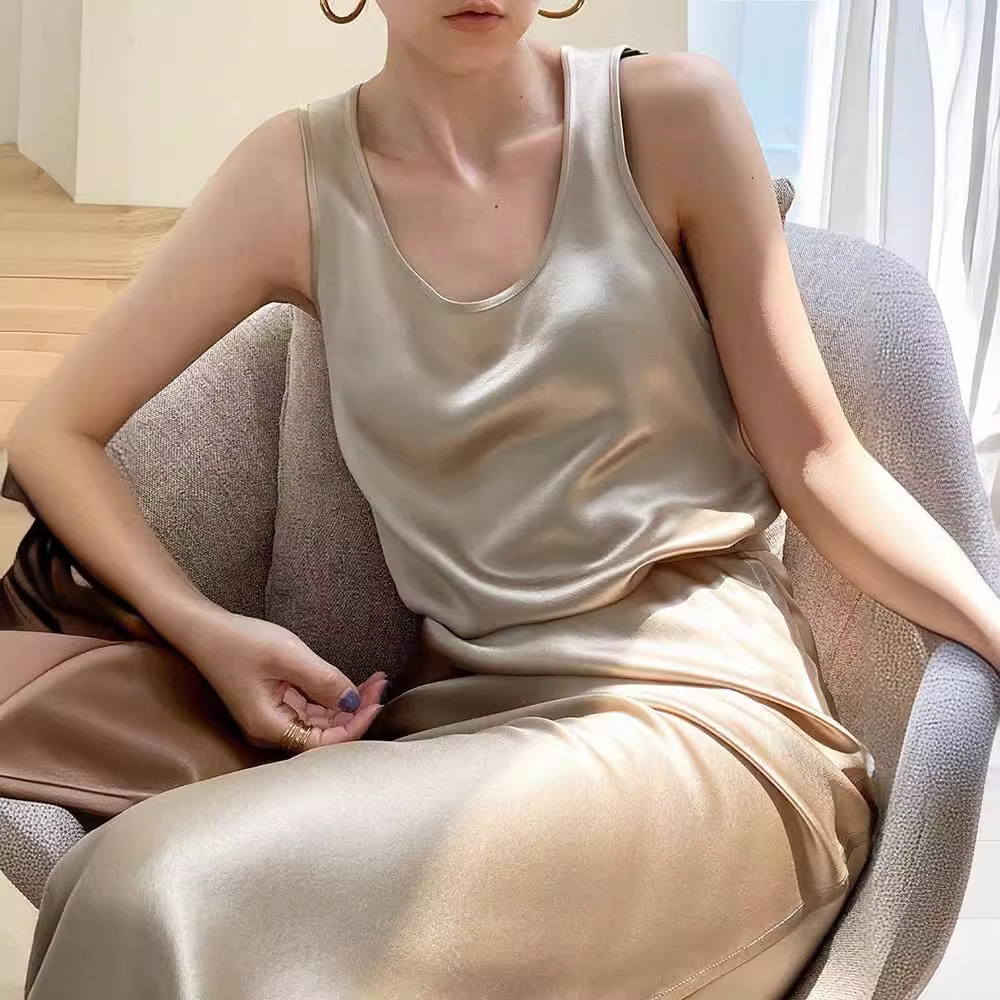 French elegant, fashionable, form-fitting and high-end satin pleated triacetate long-sleeved dress, a new autumn long dress for children pic 35