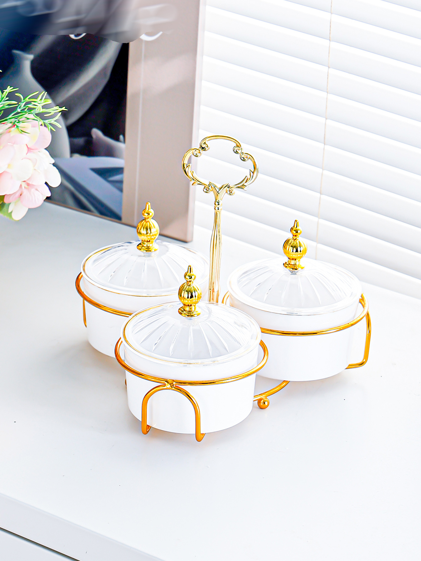 北欧干果碟零食盘小吃碟透明圆形水果盘点心分格盘铁艺带盖盒详情11