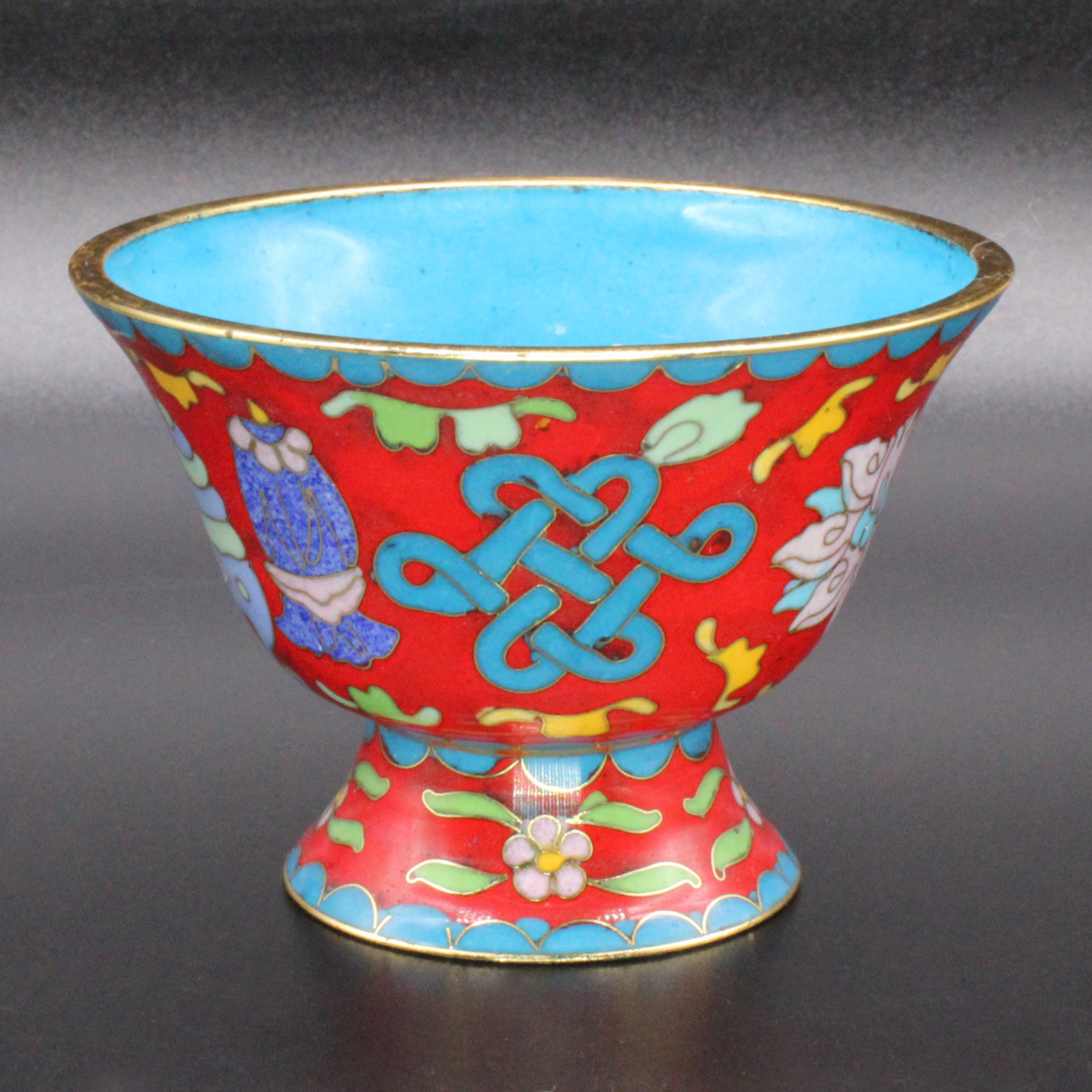 The cloisonne eight-treasure bowl is a traditional copper body, cloisonne enamel, polished, high-legged, eight-auspicious offering bowl and water bowl pic 8