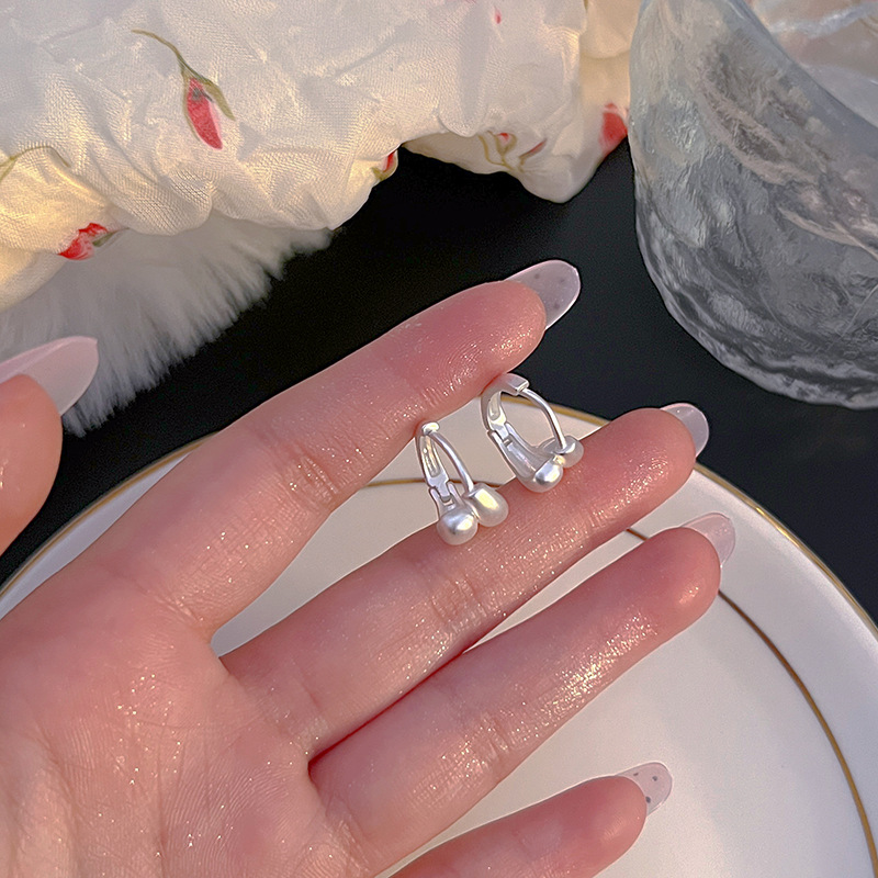 Серебристые серьги S925, принадлежащие женщине-разведению сережек, были выпущены в 2025 году pic 8