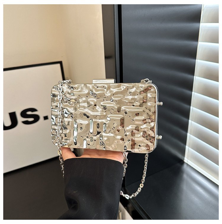 晚宴包金属2024夏季新款盒子女包链条单肩斜挎包褶皱跨镜女手机包详情22