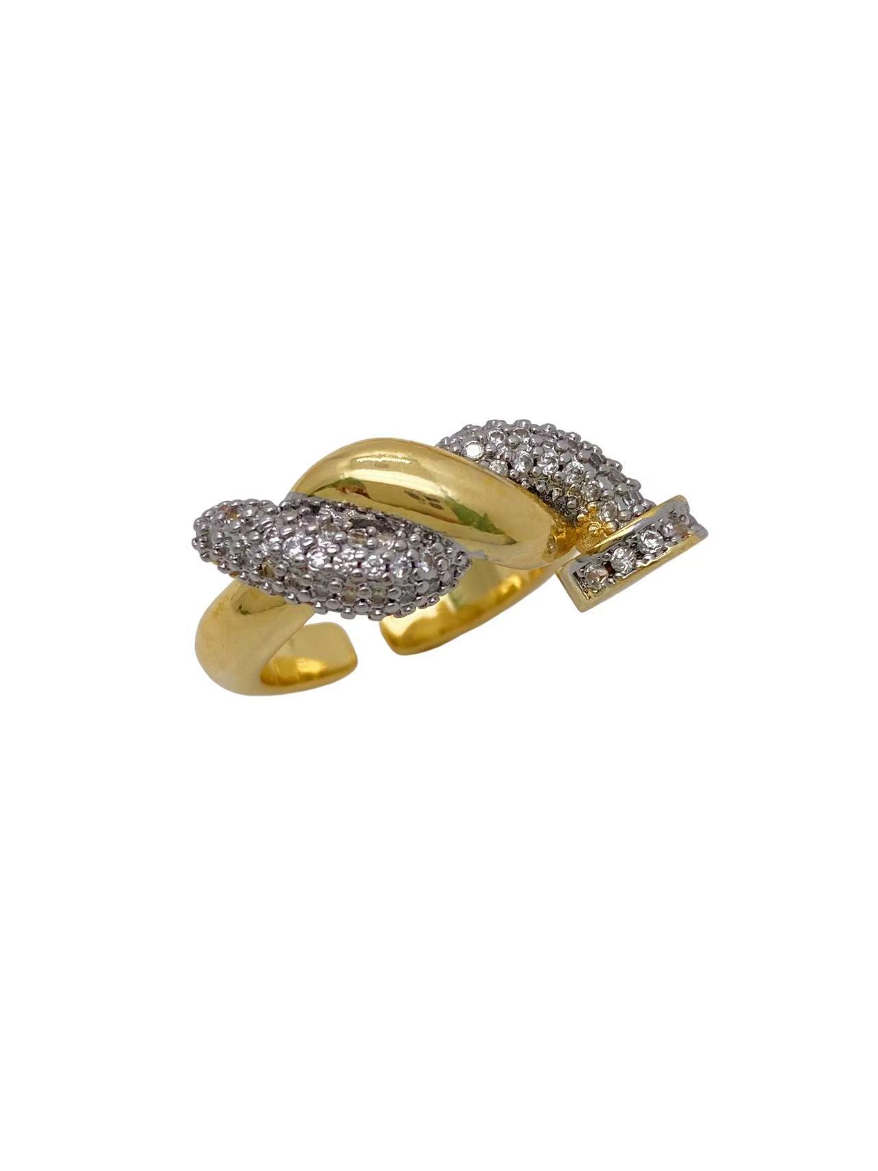 This is a popular European and American snap-on nail bracelet with exquisite copper micro-inlaid zircon jewelry and a high-end design. It is an open bracelet and jewelry accessory pic 5