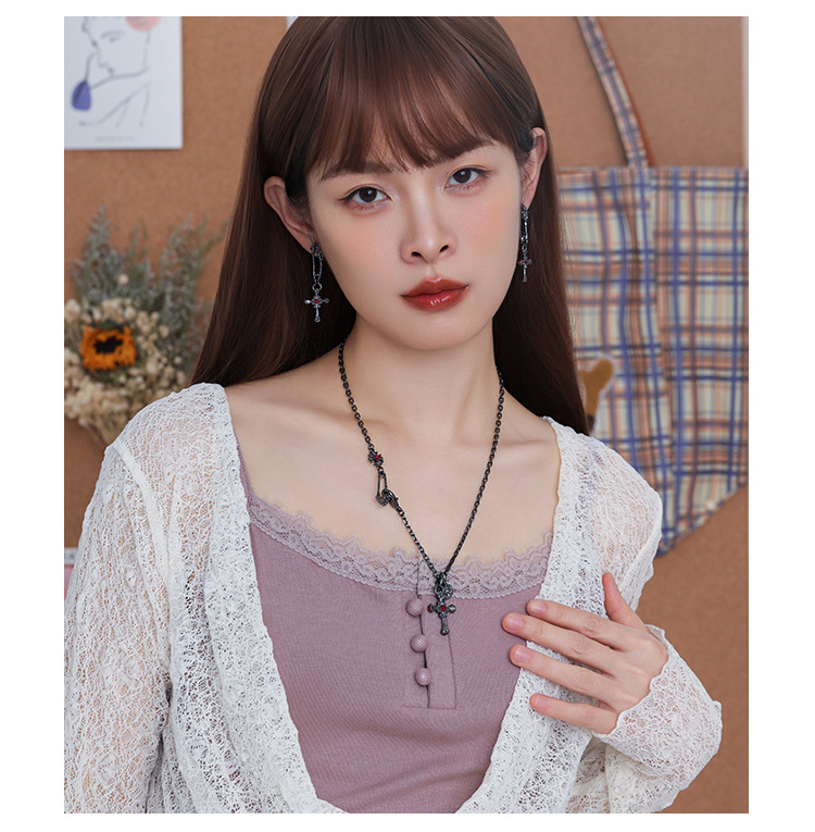 暗夜圣十字架系列耳环女甜酷风原创不对称设计感小众精致耳饰批发详情8