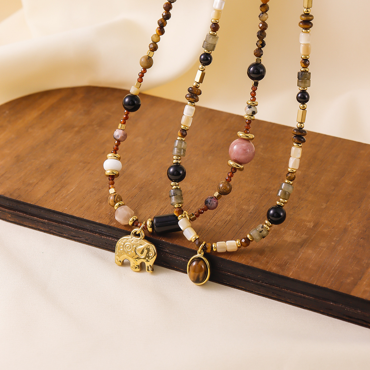 抖音爆款小象项链时尚饰品钛钢项链秋冬美拉德小象天然石项链详情6