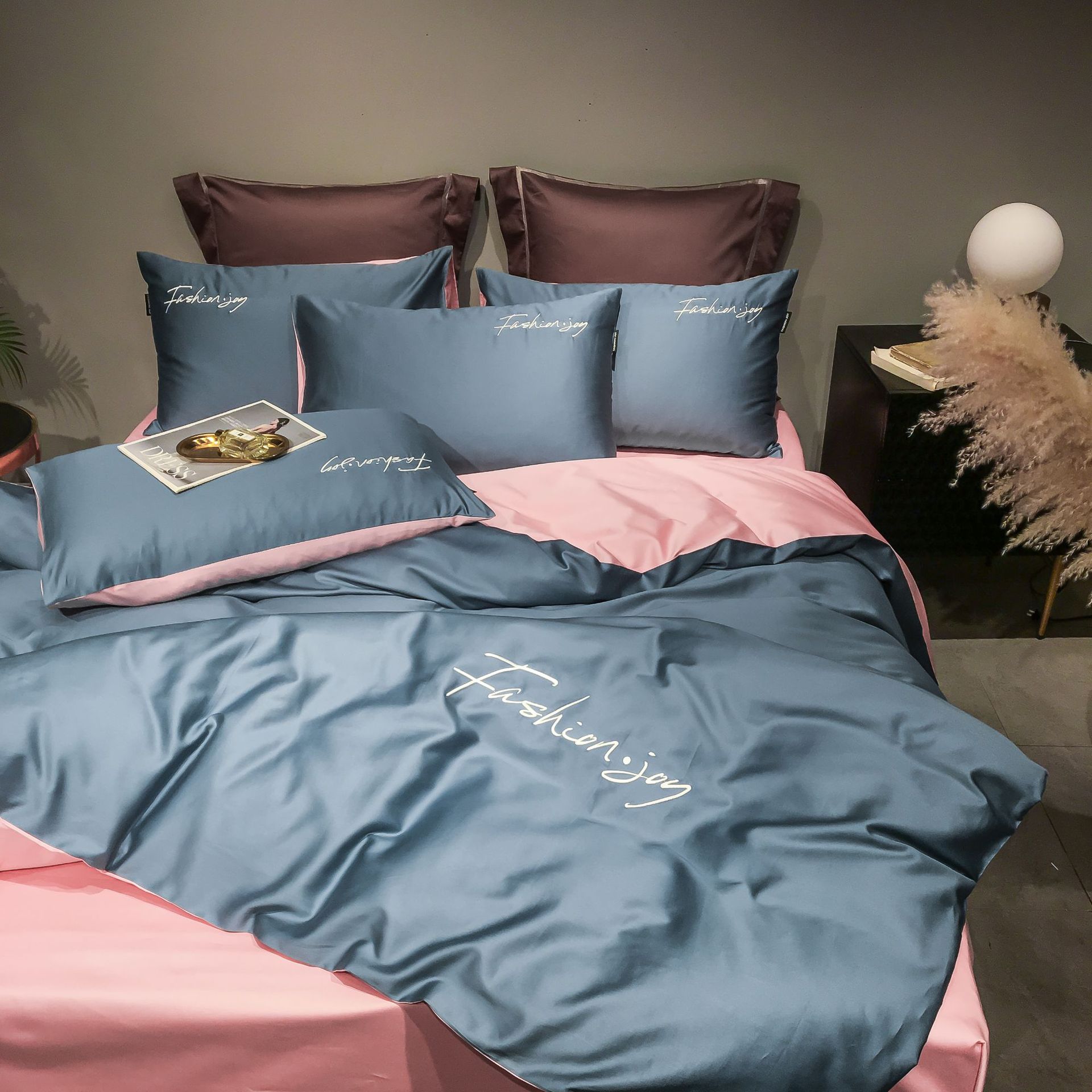 Wholesale from the factory: simple solid-color 60-piece brocade long-staple cotton embroidered four-piece set, color-blocking all-cotton Nordic bedding pic 3