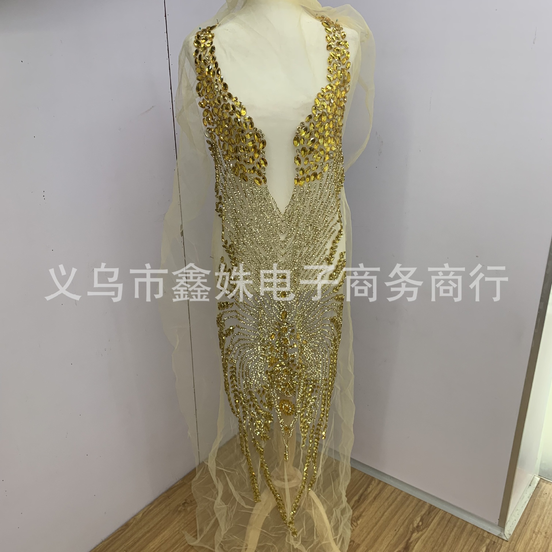 Red large-sized, super-heavy, luxurious large diamond, hand-stitched beads, luxury wedding dress and evening gown, glass rhinestone cut pieces, clothing accessories pic 1