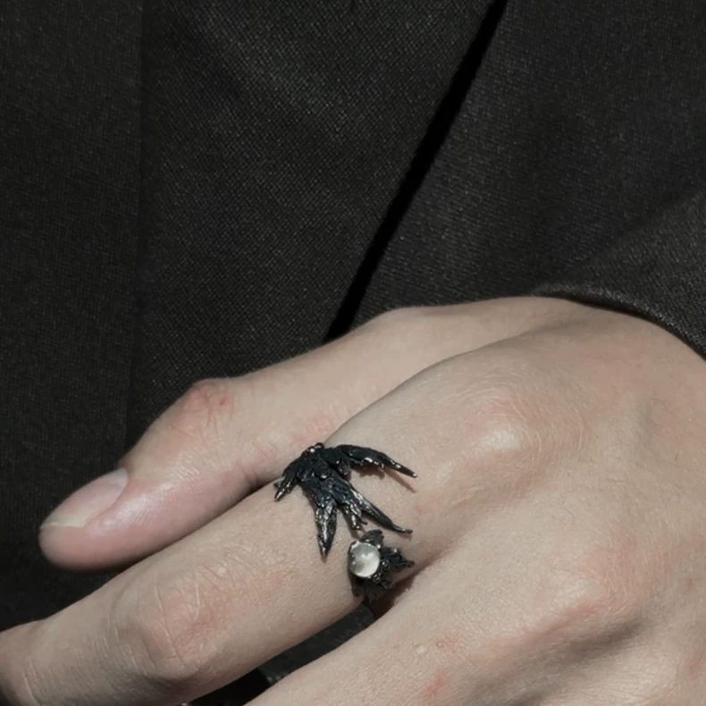 欧美新款天使之翼开口戒指 黑白破碎羽翼《救赎》情侣对戒戒指详情4