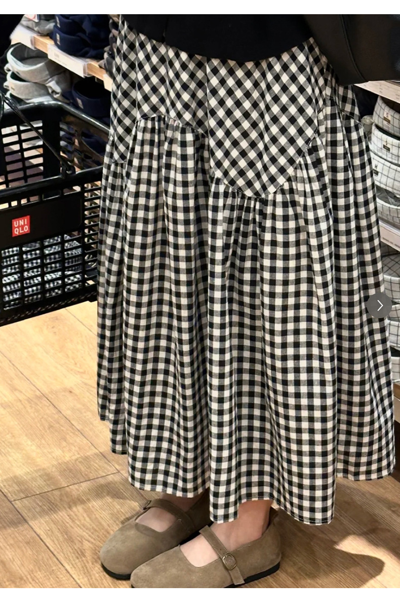 Retro blue checkered skirt for women in summer 2025. Petite, high-waisted, irregular mid-length, patchwork A-line skirt pic 10
