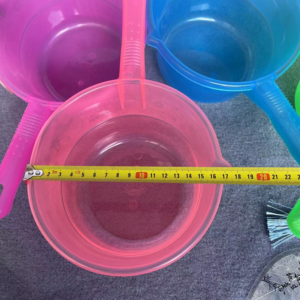 【 Districts 3-9 】 Lotus water ladle 310/ box Kitchen water ladle plastic 水舀子 household baby shampoo and bath spoon kitchen ladle drifting water spoon playing water spoon wholesale pic 3