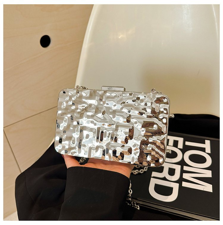 晚宴包金属2024夏季新款盒子女包链条单肩斜挎包褶皱跨镜女手机包详情41