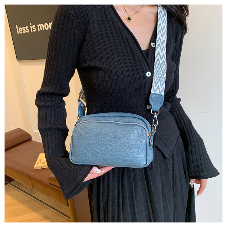 外贸潮流女包小众时尚质感宽肩带大容量女士单肩斜挎小方包跨境详情10