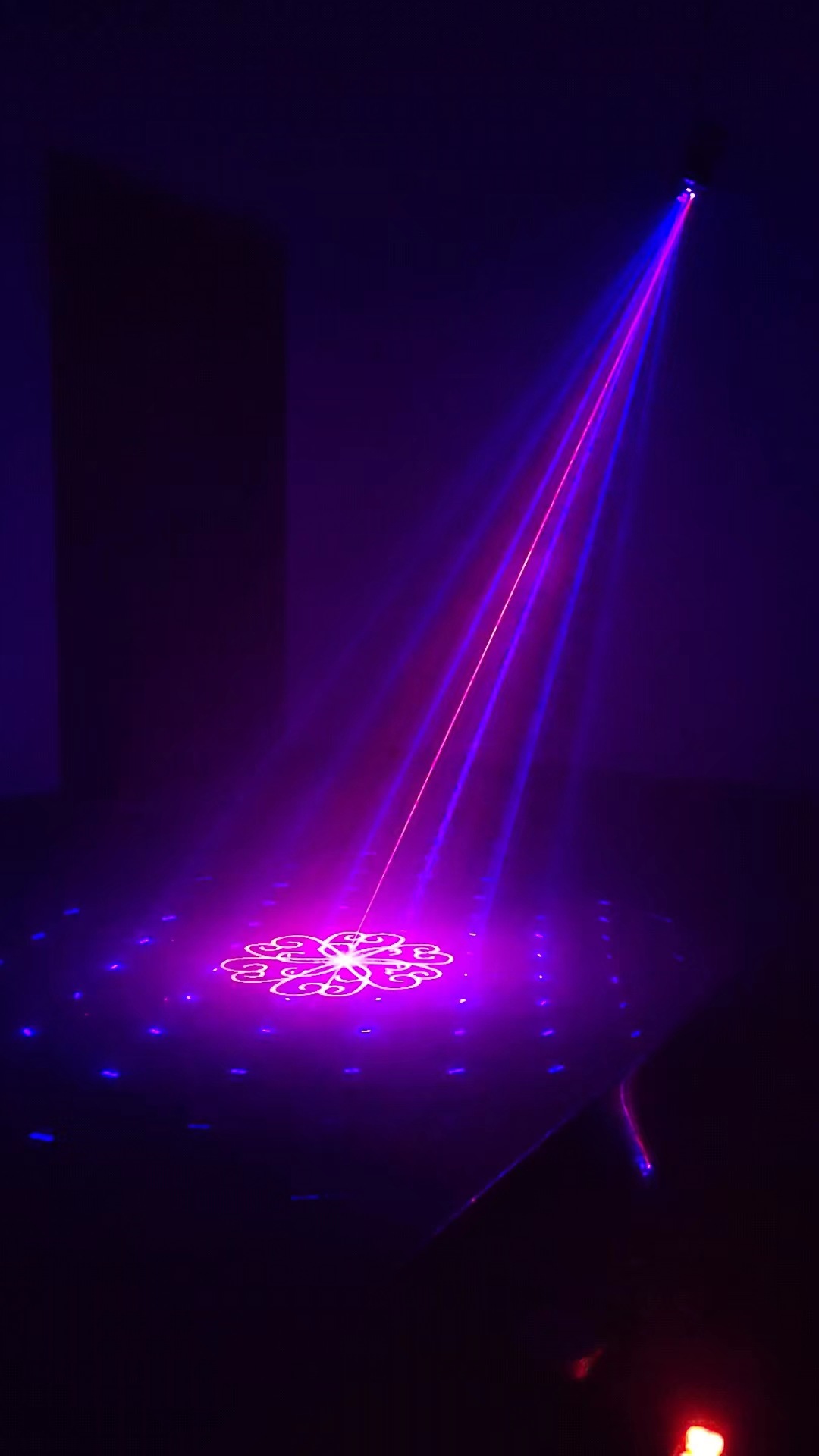 LED舞台灯激光壁挂灯酒吧台灯声控USB包房家庭KTV聚光灯 舞台炫彩灯光效果强详情3