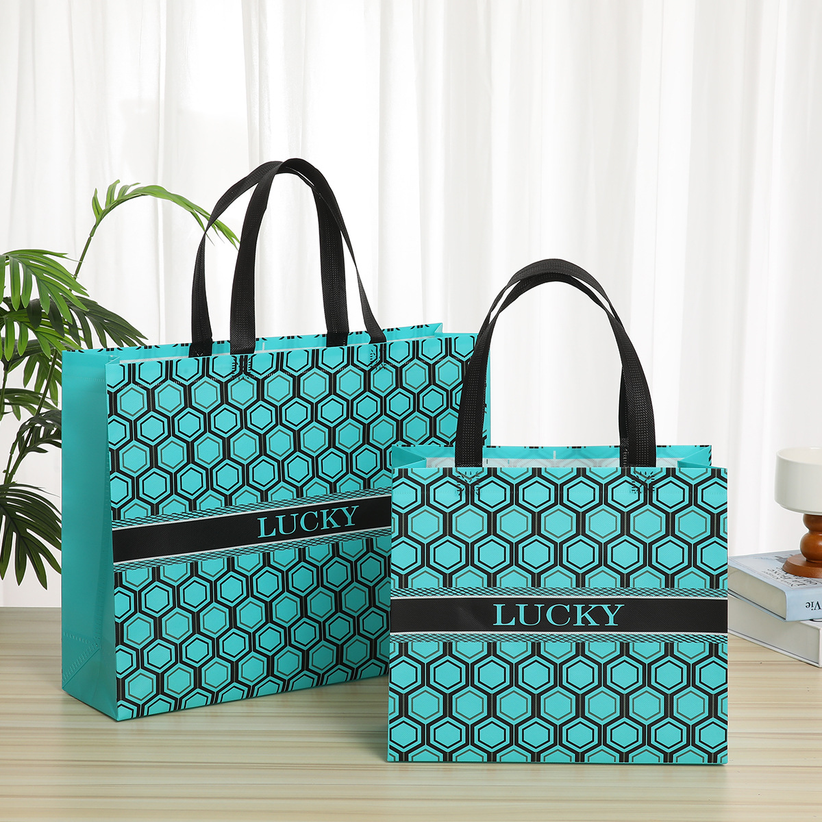 现货批发无纺布袋 覆膜防水 折叠立体 广告礼品手提袋 适用服装店购物袋 环保耐用详情5