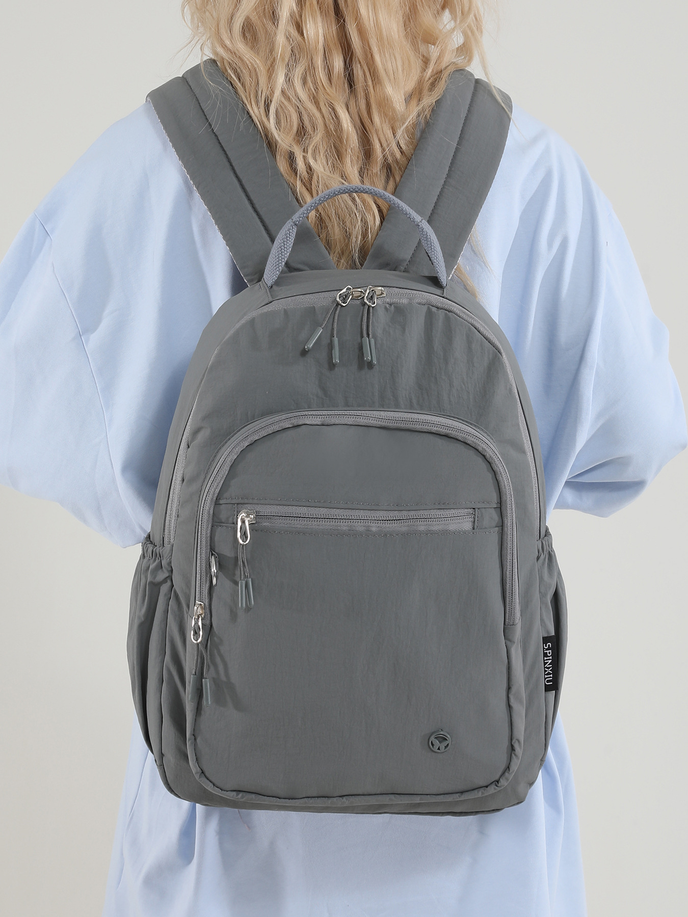 现货外贸跨境大容量轻便多隔层女士休闲百搭防泼水学生双肩包学生详情37