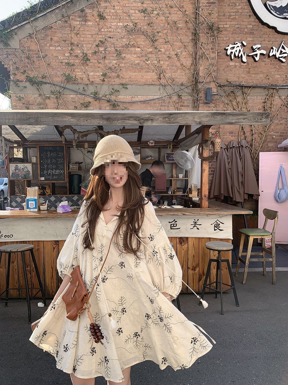 法式复古重工刺绣出游度假连衣裙夏季新款甜美流苏娃娃裙女详情4