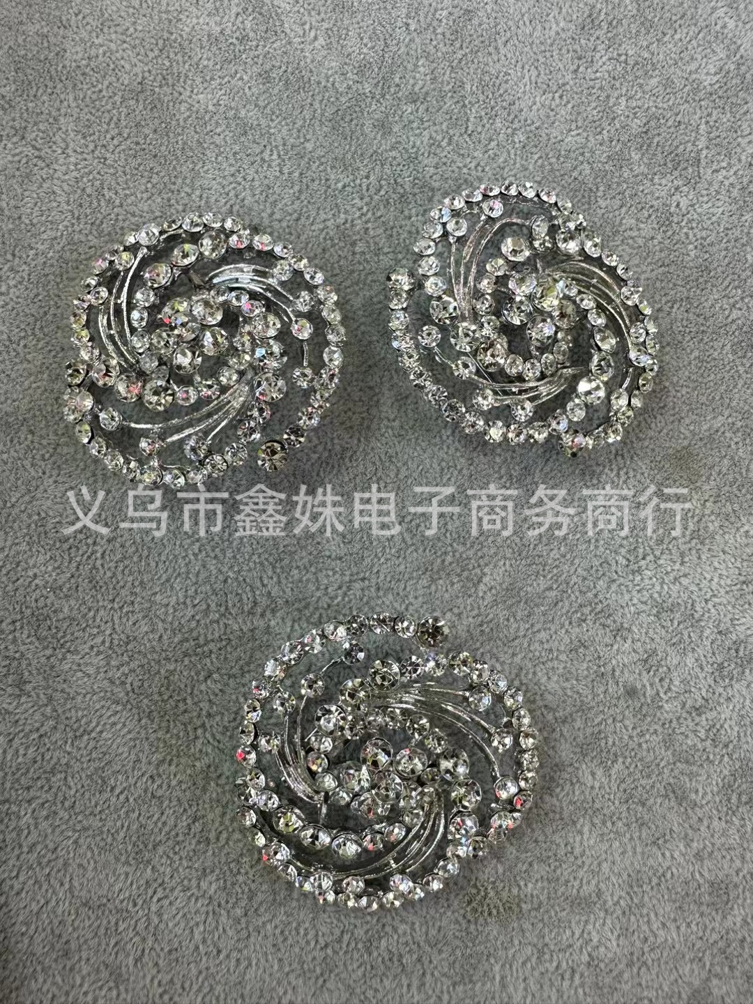 Alloy full diamond rose bouquet brooch, high-end Korean pearl pin, brooch and silk scarf for both purposes pic 6