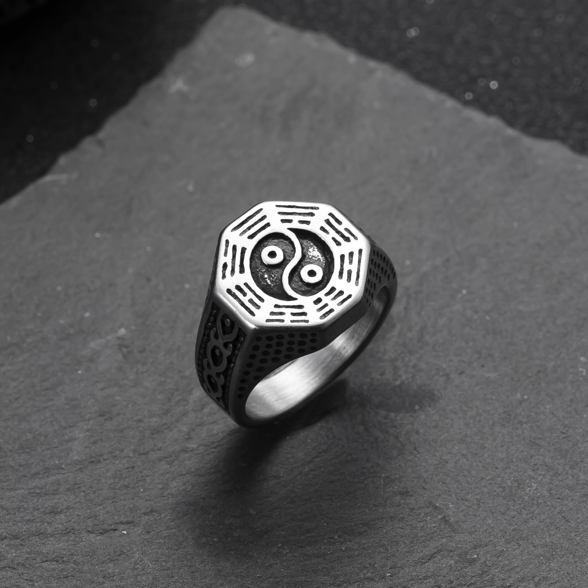 欧美跨境不锈钢戒指铸造十字架男士戒指嘻哈复古钛钢饰品批发厂家详情14