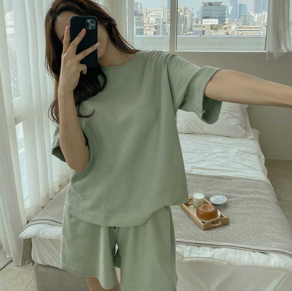 Wholesale set of high-quality Minnie cotton 2023 new summer fashion sportswear, short sleeves and shorts, Korean style two-piece set pic 9