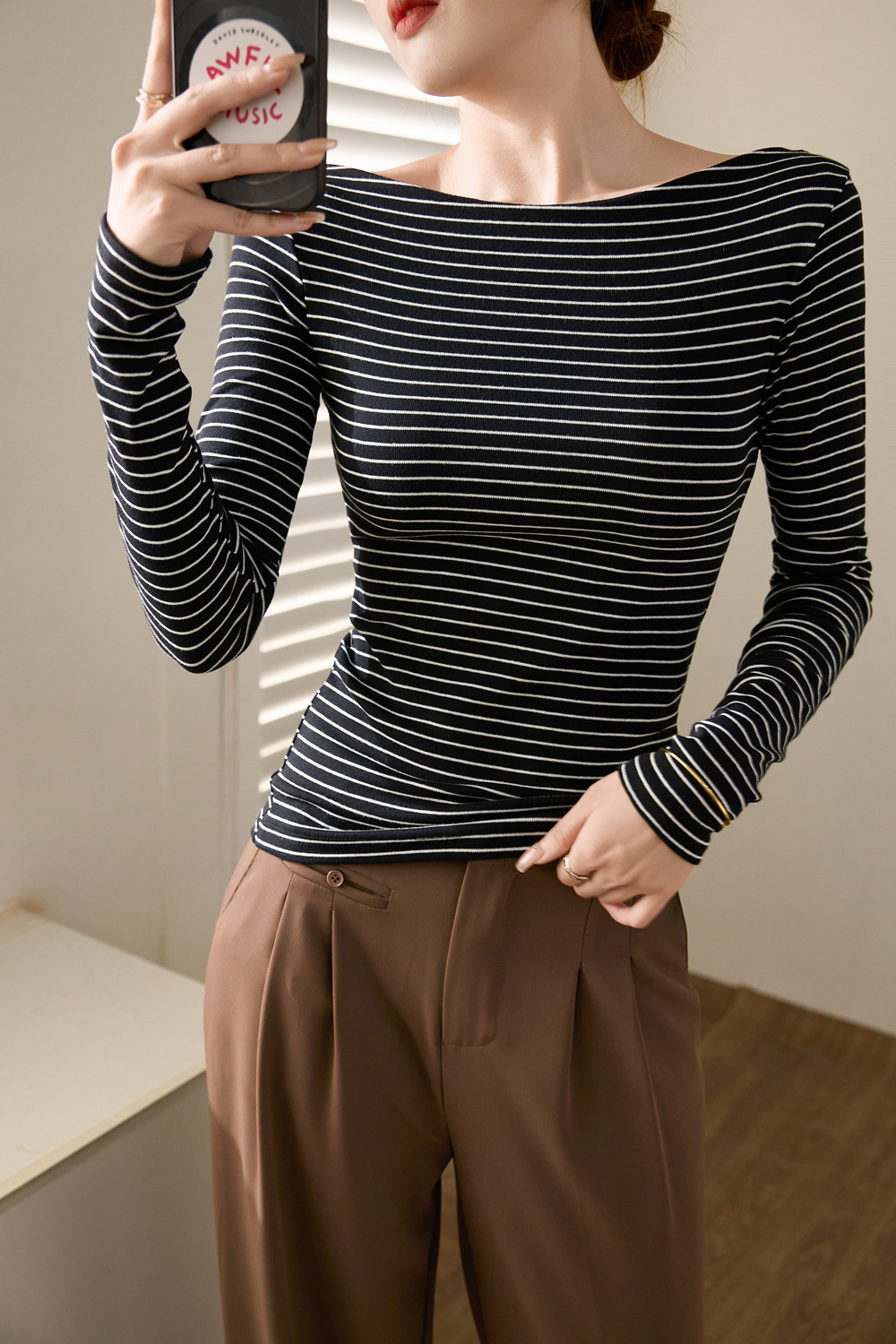 高级感复古一字领条纹T恤女长袖2025秋冬新款修身纯棉打底衫上衣详情9