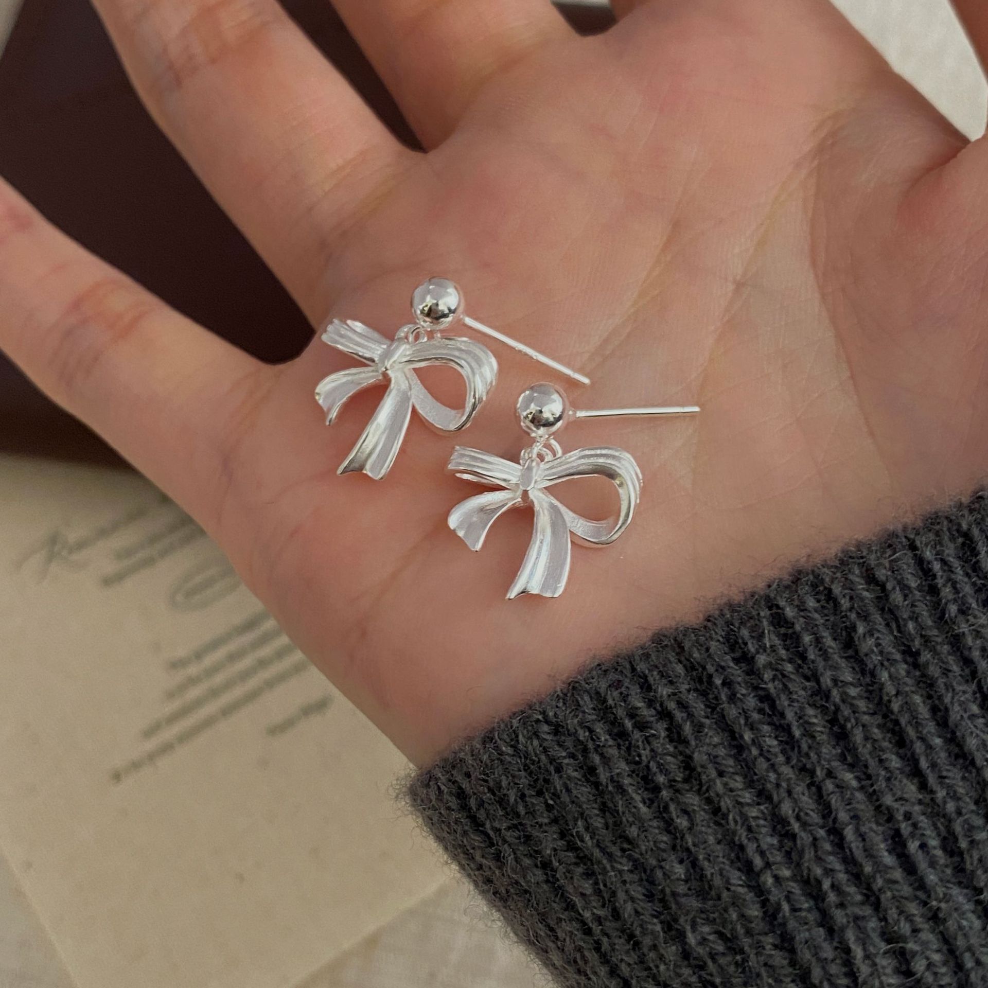 S925纯银韩版小众设计感蝴蝶结耳钉韩式风复古简约基础款耳饰批发详情10