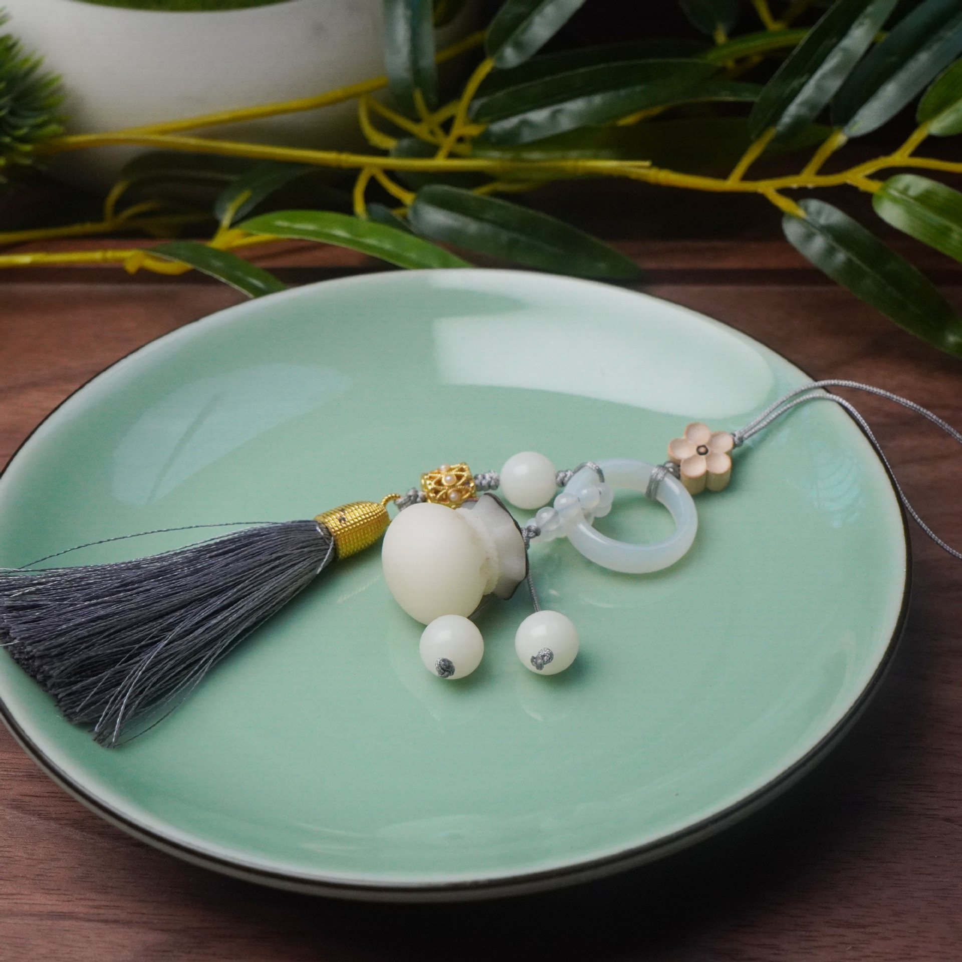 景区白玉菩提钱袋钥匙挂创意古风有钱花玉髓流苏手机挂件饰品配饰详情5