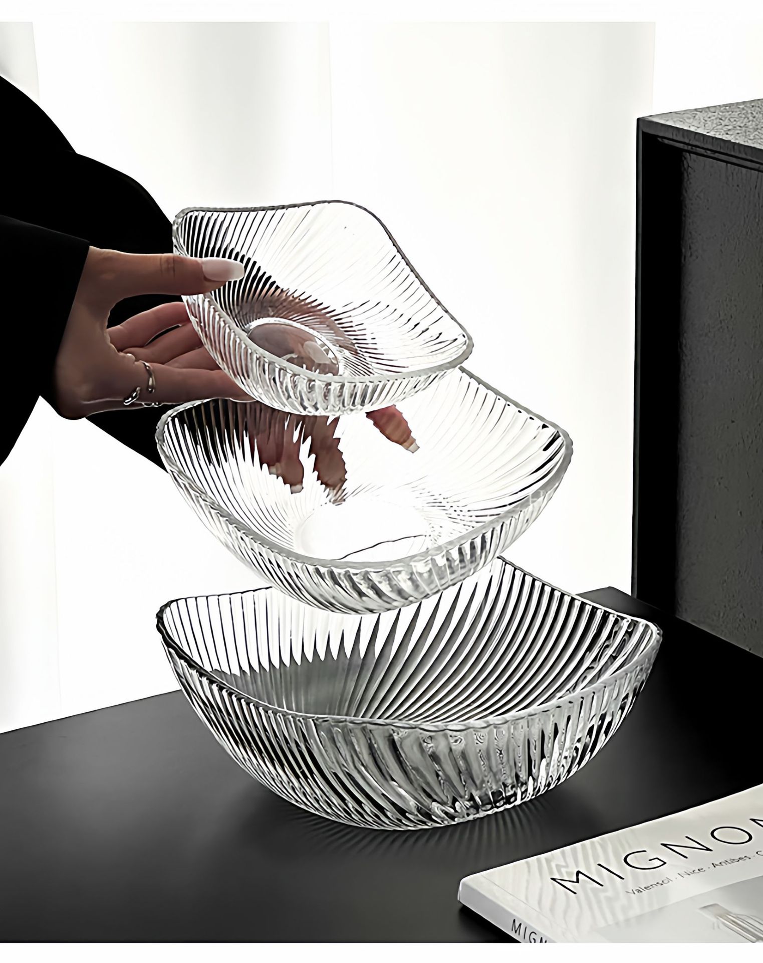 High-end glass fruit plate, living room coffee table, fruit plate, light luxury snack display plate, striped salad bowl pic 6