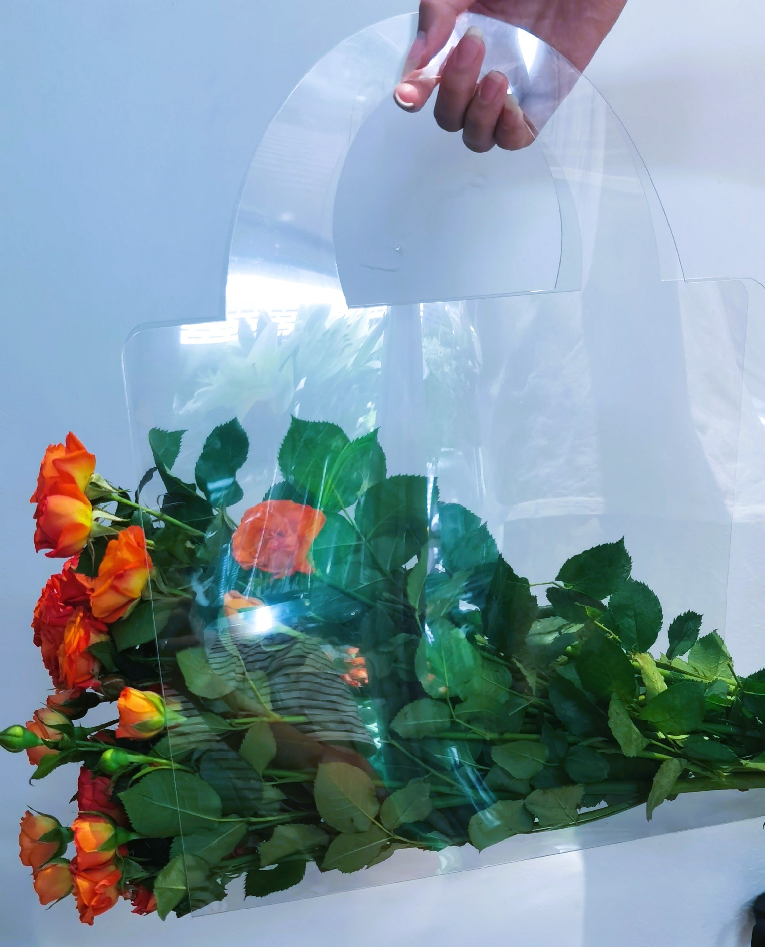 Medium-sized flower hand-held flower bag with transparent and simple design, Christmas gift, gift carrying bag, bouquet, floral art packaging bag, flower packaging, artistic taste pic 3