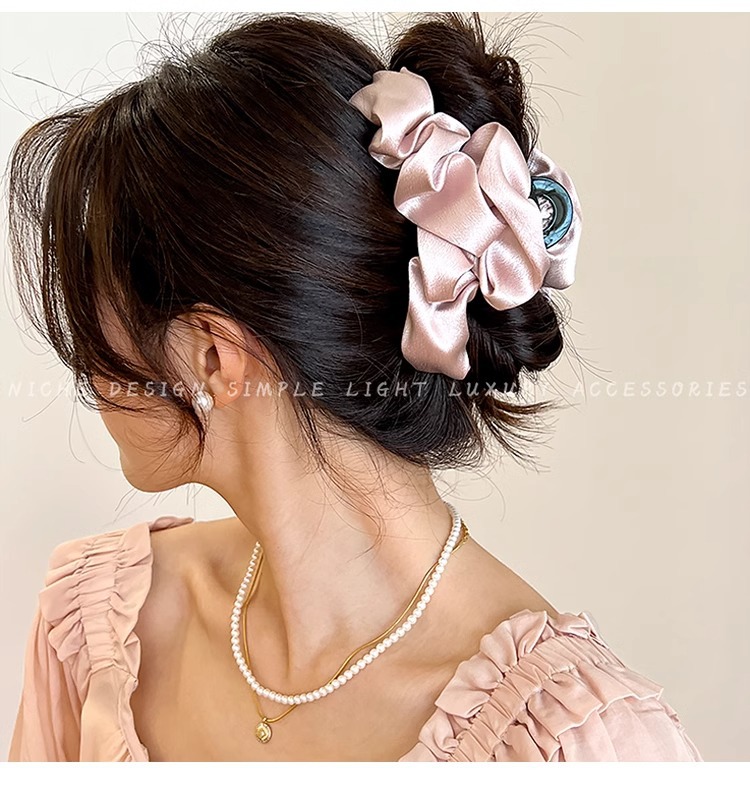 高级感布艺褶皱缎面泡泡抓夹女轻奢百搭头饰后脑勺盘发鲨鱼夹发卡详情4