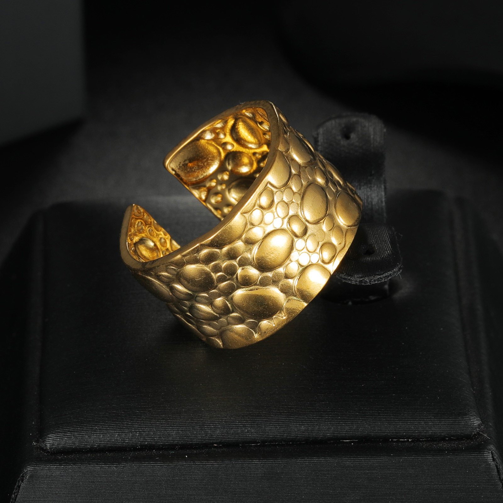 Cross-border fashion stainless steel jewelry, niche design geometric shape hydraulic three-dimensional open titanium steel ring pic 4