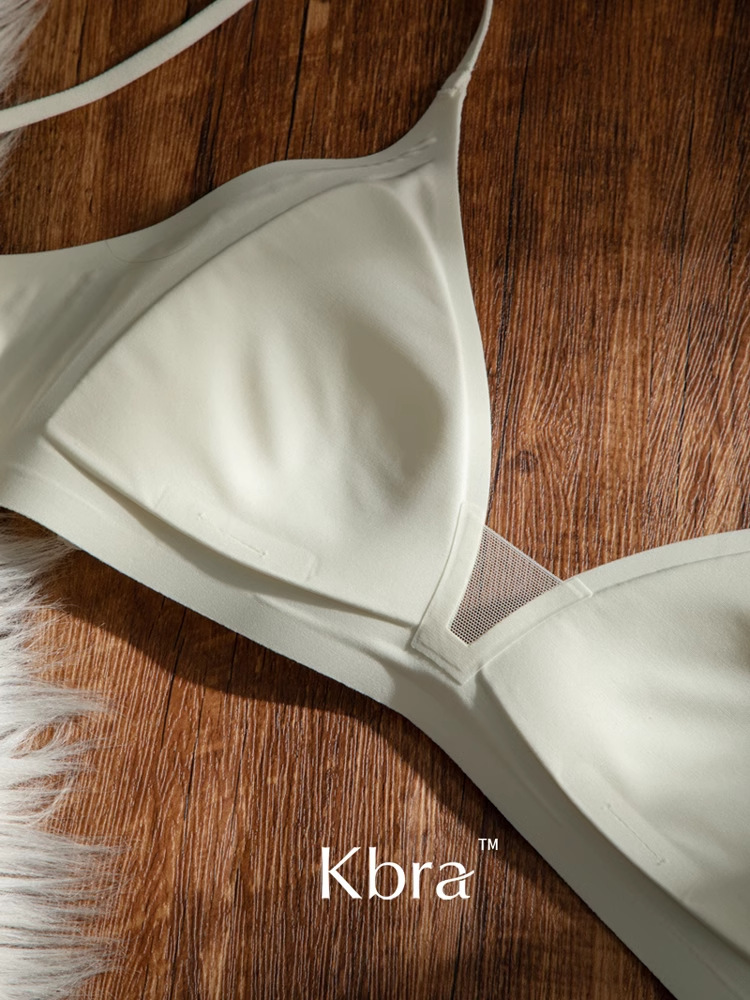 The frameless French deep V nude triangular cup bra for women, anti-sagging and beautiful back, gathers together. The summer thin bra is light and airy pic 7