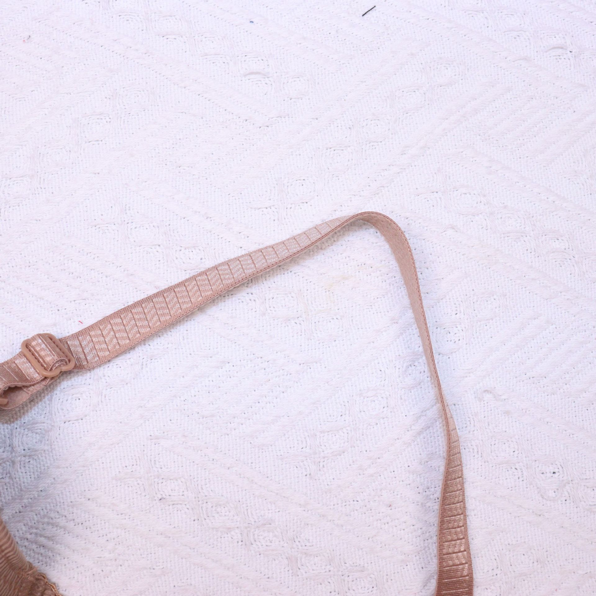 跨境性感少女款38-44码内衣女立体杯有钢圈聚拢防下垂C杯文胸套装详情3