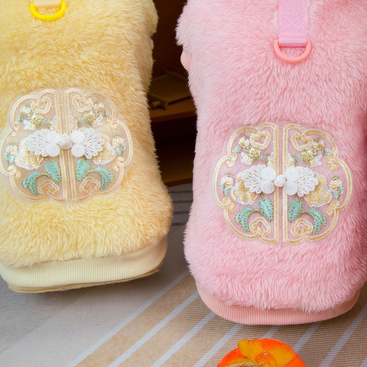 Three-piece plush pet clothing set, pet cat and dog clothes, thickened winter cat clothes, warm cat clothing, pet supplies pic 9