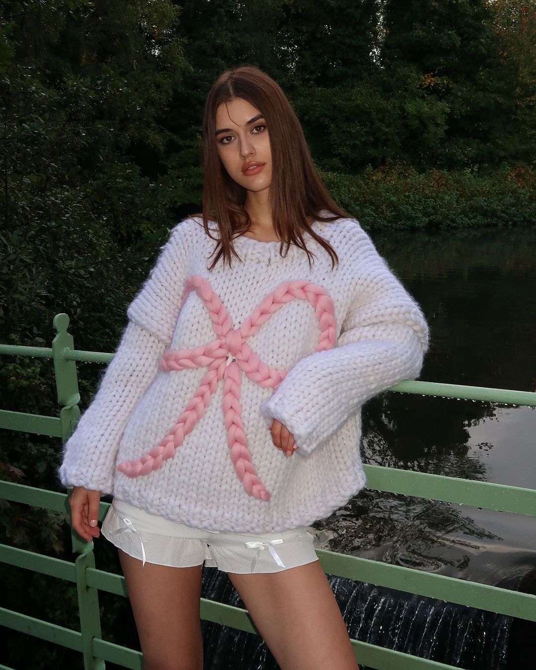 2025 Foreign trade Europe and America Autumn and winter sweater for women, Amazon cross-border loose round-neck hand-cranked embroidered bow pullover pic 1