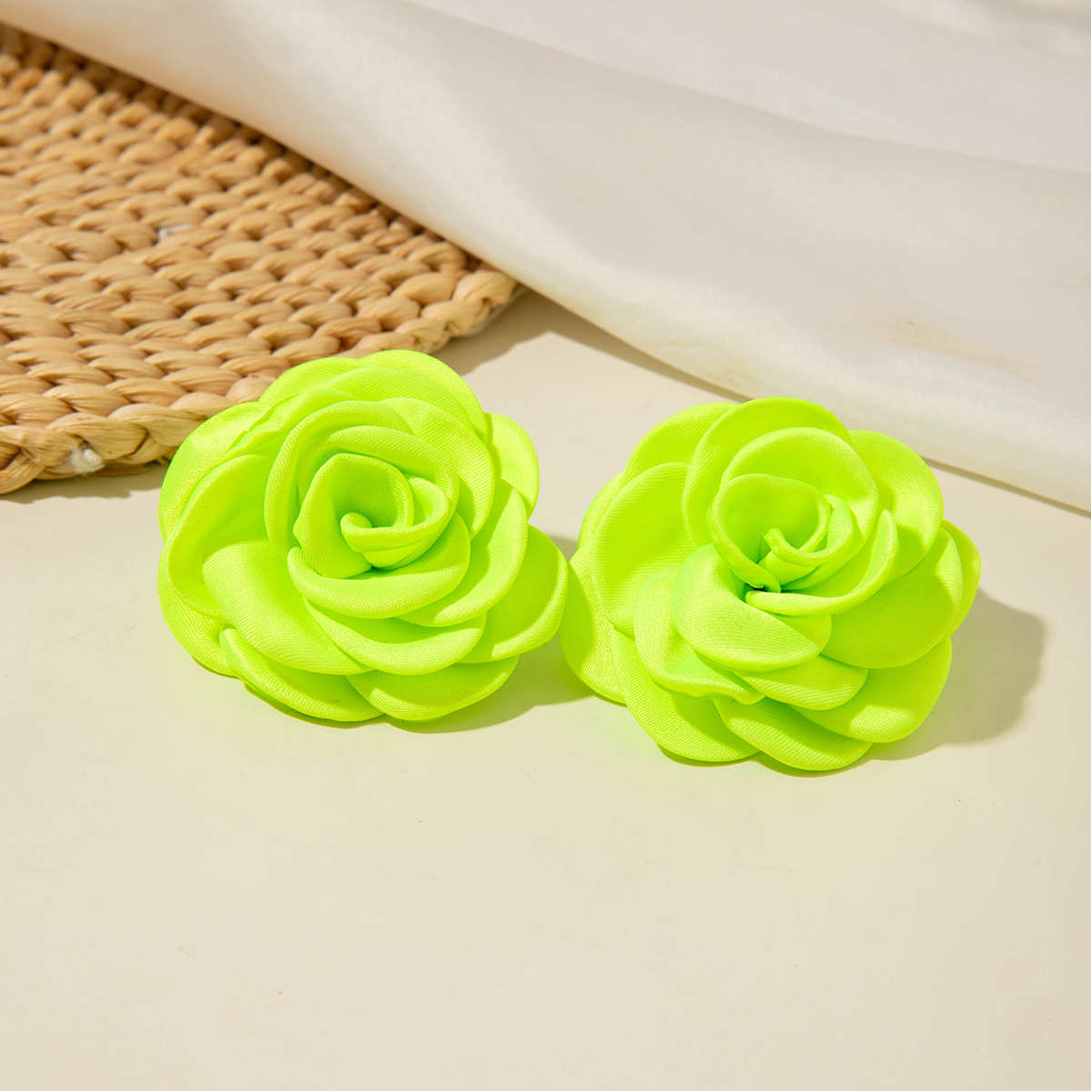 欧美跨境饰品简约烧边烤边布料山茶花耳环清新甜美花朵耳钉耳饰女详情6