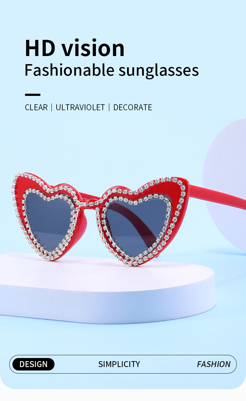 2024新款欧美爱心镶钻太阳镜桃心可爱素颜街拍墨镜跨境潮眼镜批发详情4