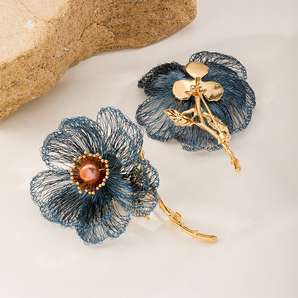 Cross-border best-selling hand-woven copper wire flower brooch, a high-end and light luxury camellia brooch for women, elegant and exquisite pic 9
