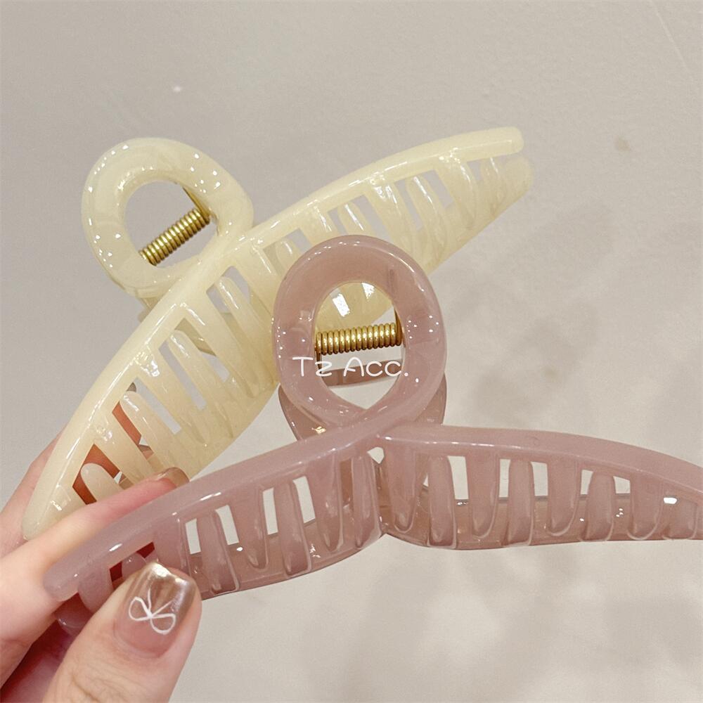 Thickened large grabber 13cm, shark clip at the back of the head, new style with abundant hair volume, hair accessory, hairpin, simple and fashionable hair claws pic 2
