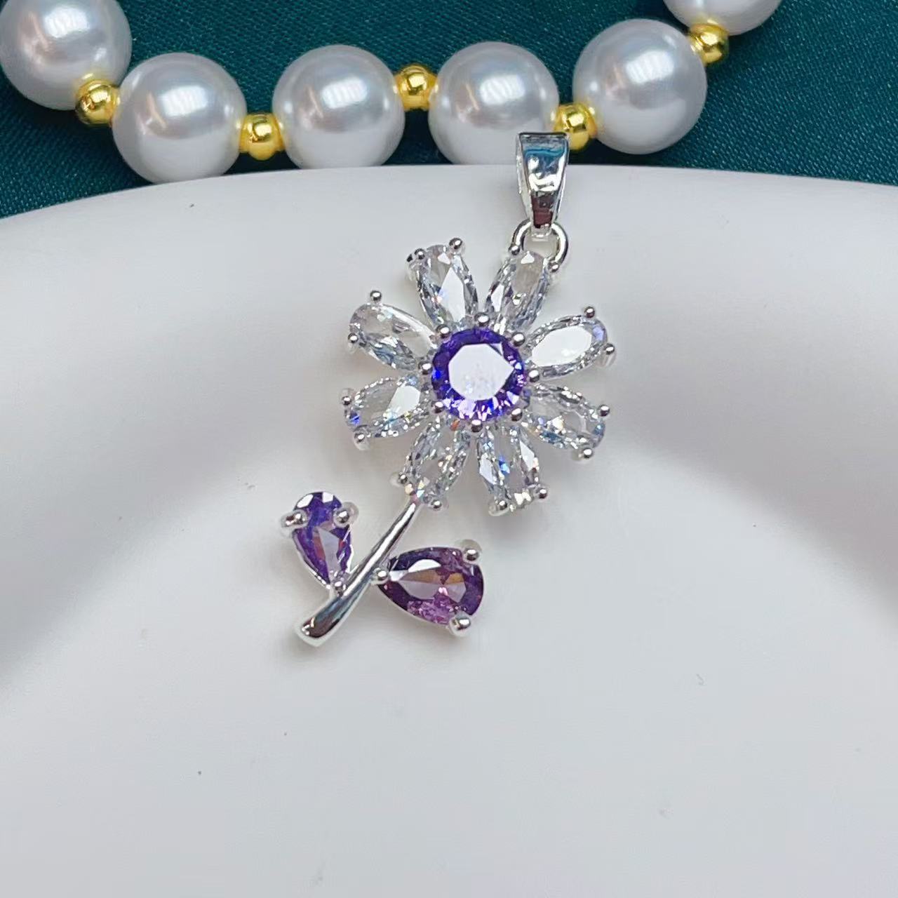 A new, exquisite and light luxury zircon bear with purple flowers, elegant and versatile, simple, fresh and sweet accessory pic 6