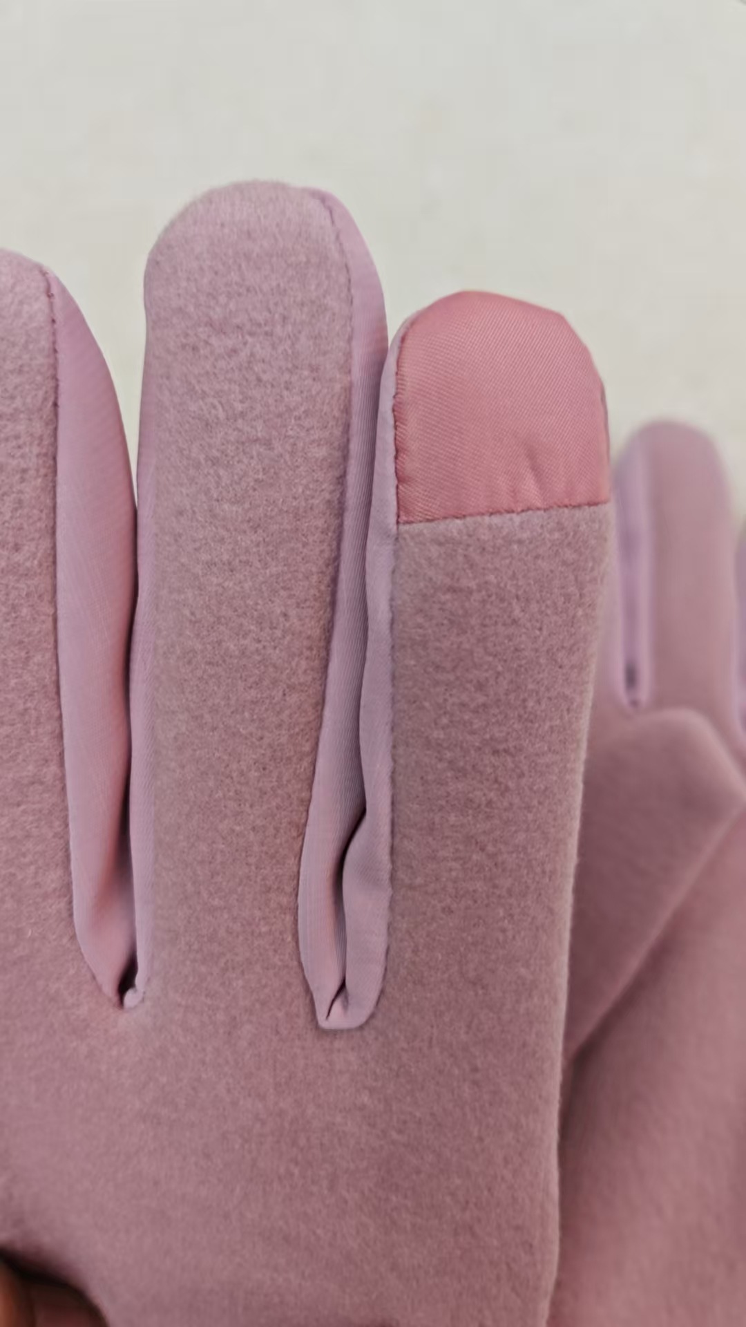 Adult warm gloves for autumn and winter, with added fleece and cotton, windproof and waterproof, full-palm touch screen color contrast design, fashionable and sporty style pic 2