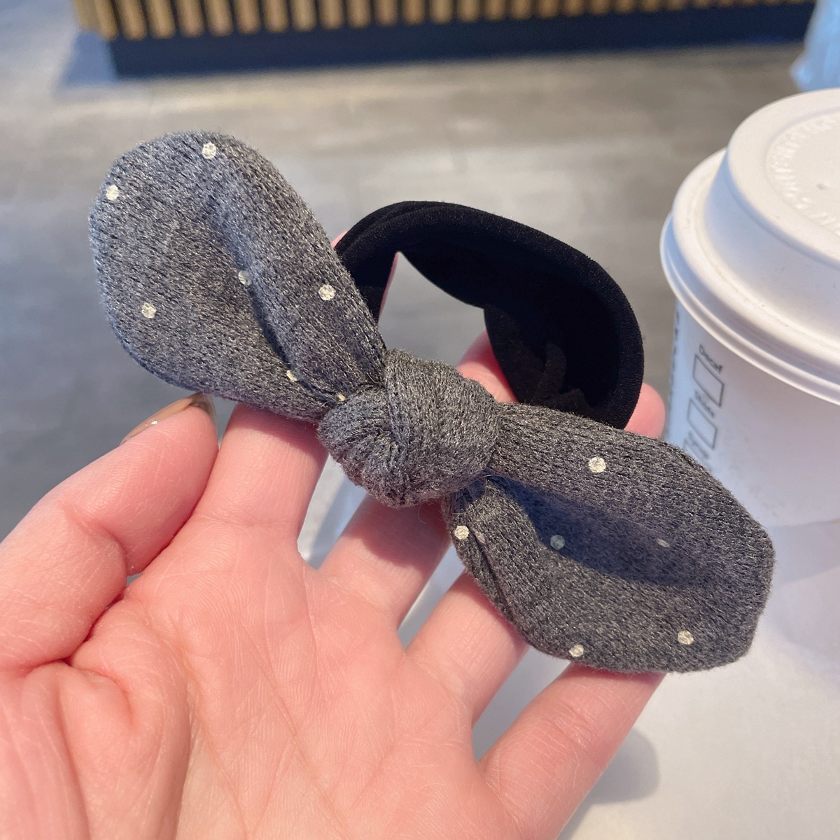 The forest-style Maillard rabbit ear hair band is durable and does not damage hair. It leaves no marks. The towel band is a French retro polka dot hair accessory and a hair tie pic 6