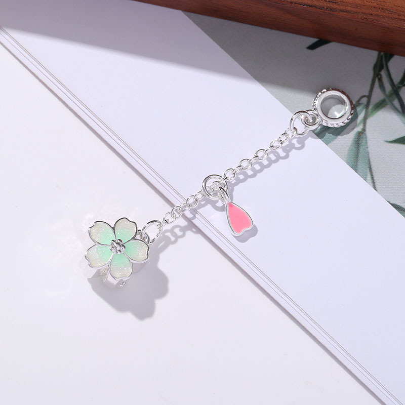 Hot-selling sweet silver plum blossom, peach blossom, heart-shaped cherry blossom long chain pendant, personalized and versatile accessory in stock for wholesale pic 5