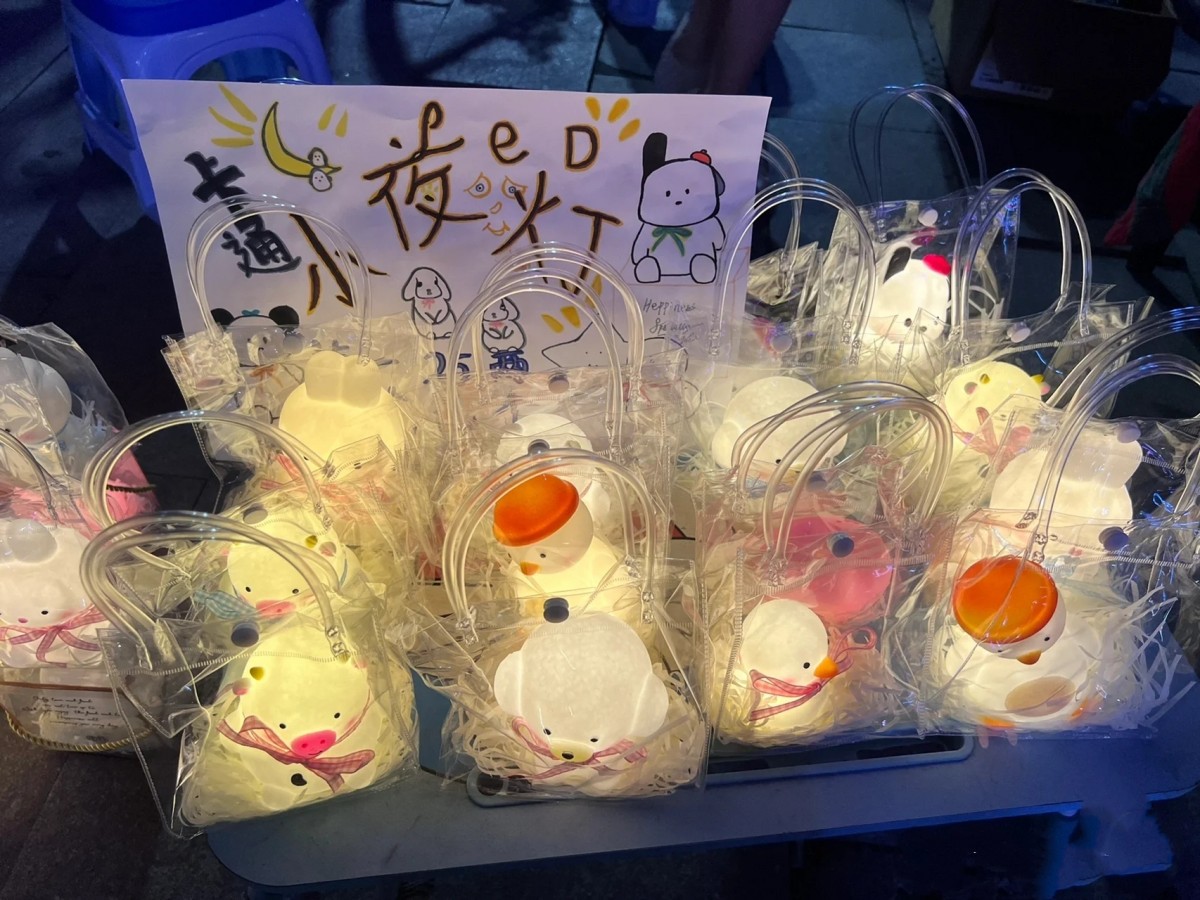 爆款网红摆摊小商品发光玩具批发夜市公园地摊儿童小夜灯活动礼物详情3