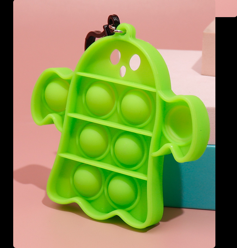 2023 New Halloween Rat-killing Pioneer Key Pendant, Pumpkin Lantern Ghost Keychain, Magic Haunted House Silicone Hanging pic 15