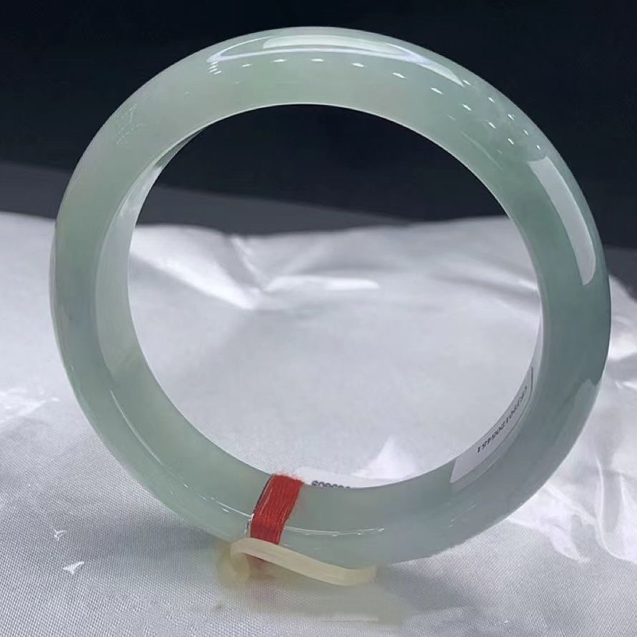 缅甸天然翡翠手镯冰种玉手镯浅绿飘花玉镯子女款飘绿正圈玉石手镯详情3